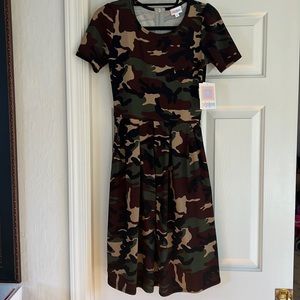 NWT Lularoe Amelia in camo print